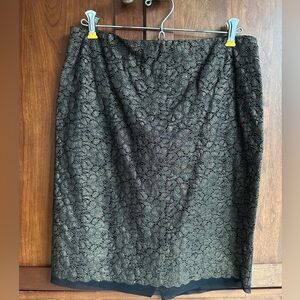Ann Taylor Pencil Skirt Black and Gold - size 6